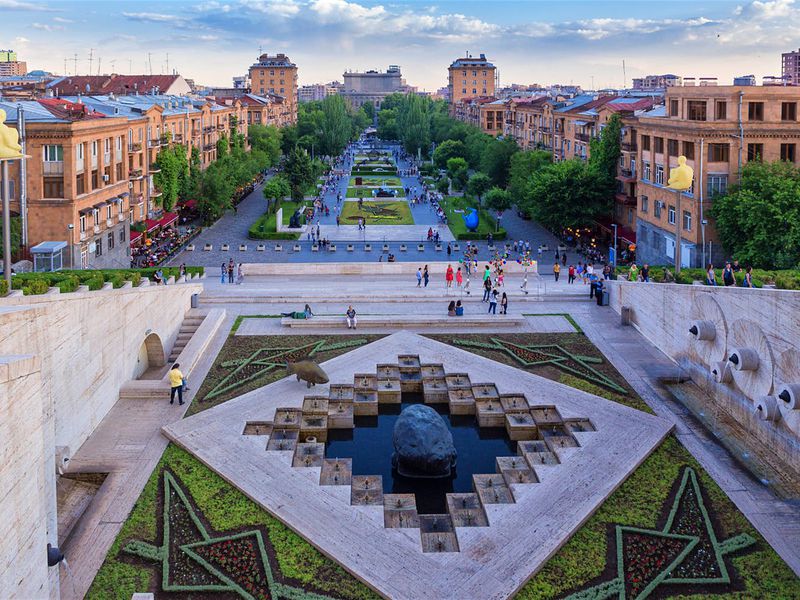 Зачем ехать в Ереван